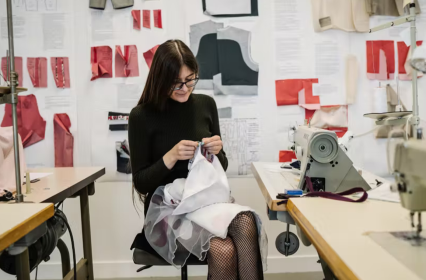 BA (Hons) Textile Design (Top-Up)